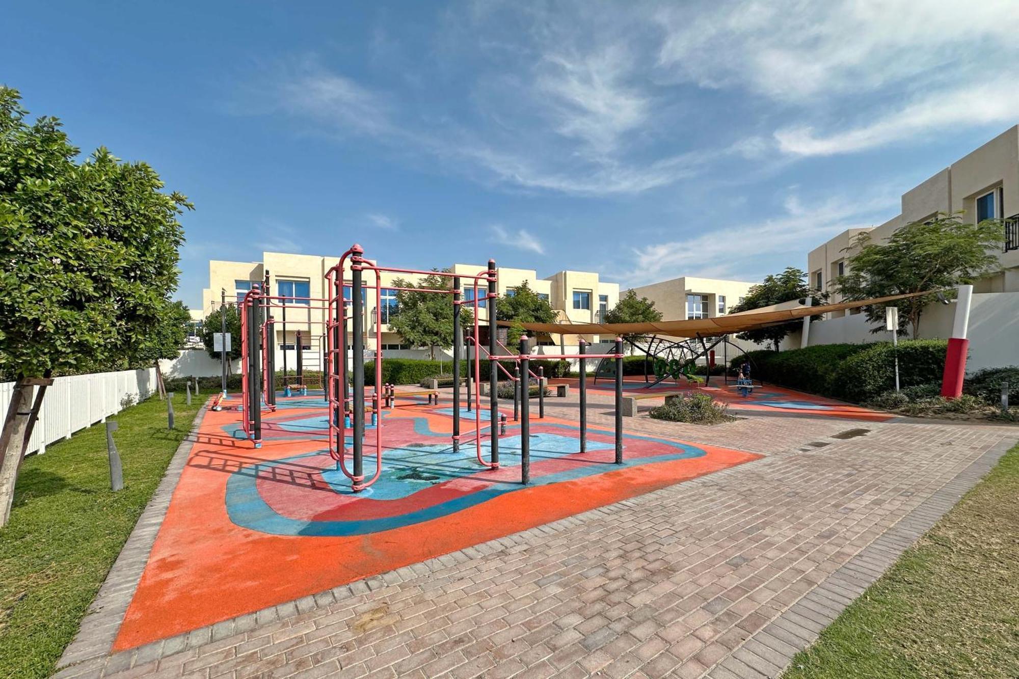 Modern Private & Secure Damac Hills 2 * Dubai