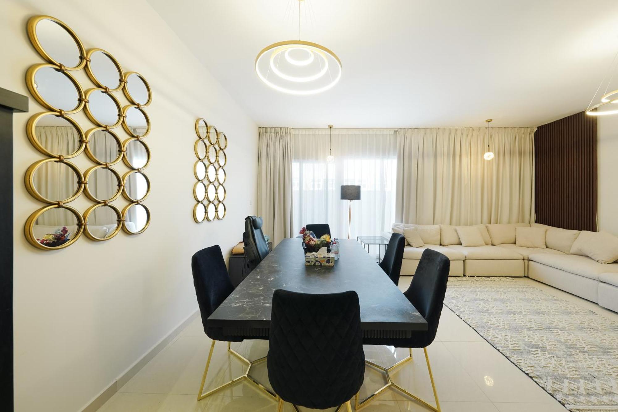 Villa Modern Private & Secure Damac Hills 2